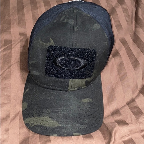 oakley fitted cap